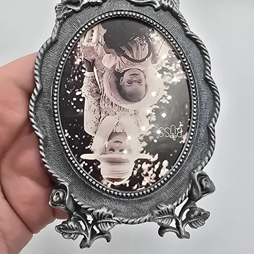 Vtg‎ Ornate Metal Floral Photo Picture Frame Free Standing